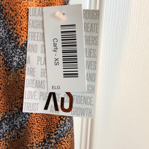 NWT LulaRoe Elegant Collection Carly - Picture 4 of 4